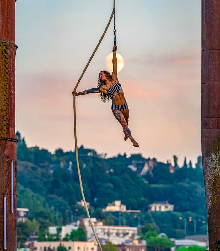 A performer on aerial rope